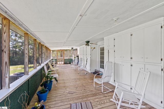 518 Mckittrick Bridge Road, Fountain Inn, SC 29644