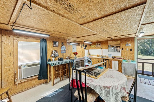 518 Mckittrick Bridge Road, Fountain Inn, SC 29644