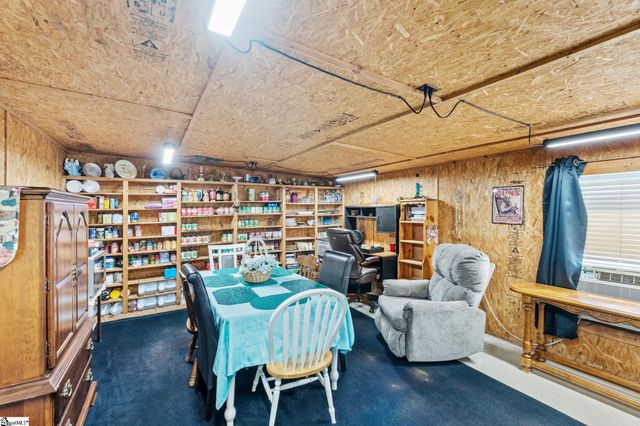 518 Mckittrick Bridge Road, Fountain Inn, SC 29644