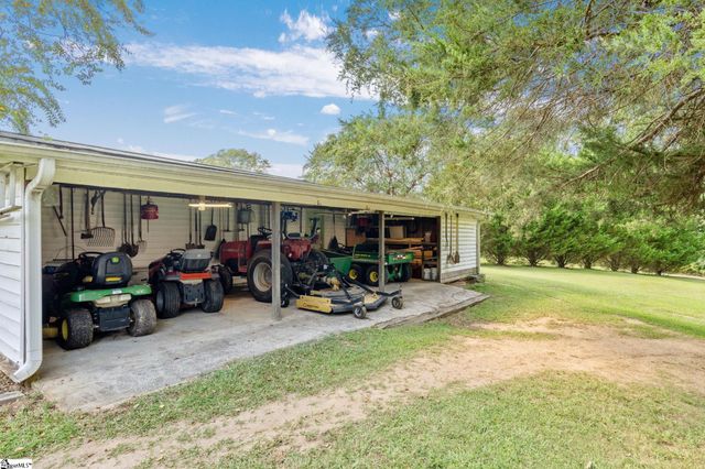 518 Mckittrick Bridge Road, Fountain Inn, SC 29644