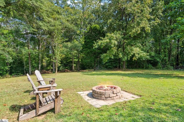 518 Mckittrick Bridge Road, Fountain Inn, SC 29644