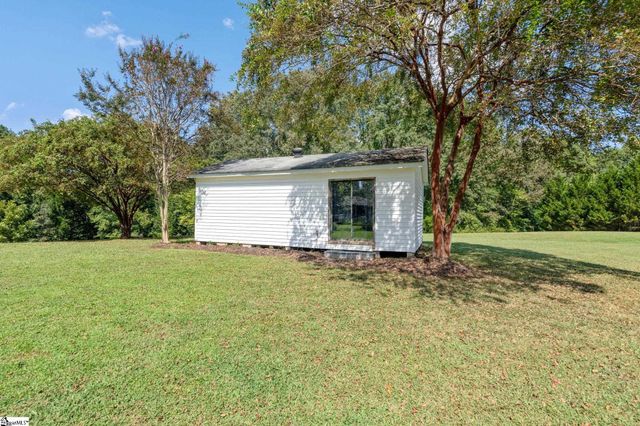 518 Mckittrick Bridge Road, Fountain Inn, SC 29644