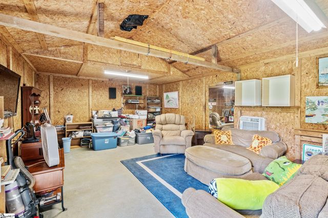 518 Mckittrick Bridge Road, Fountain Inn, SC 29644