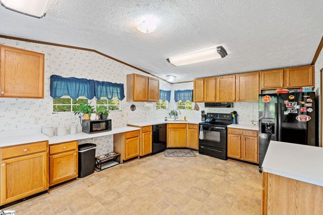 518 Mckittrick Bridge Road, Fountain Inn, SC 29644