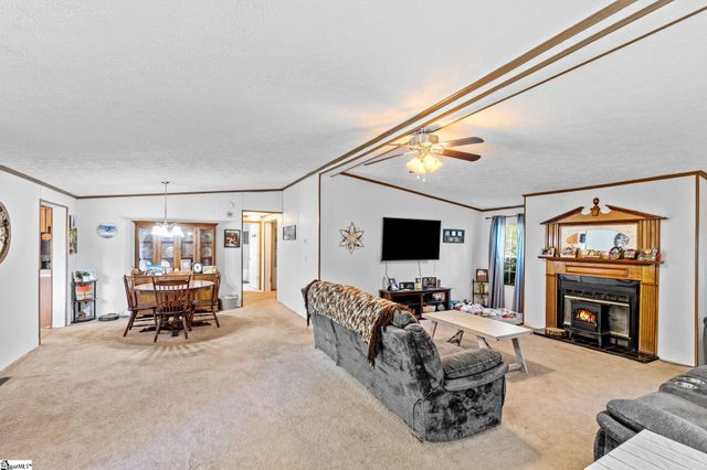 518 Mckittrick Bridge Road, Fountain Inn, SC 29644