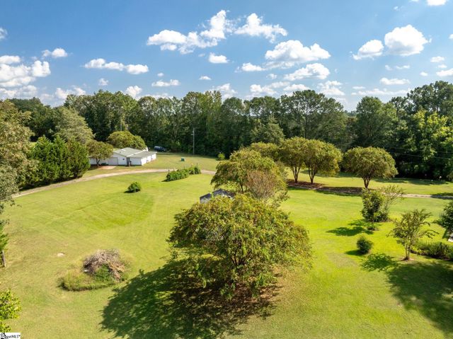 518 Mckittrick Bridge Road, Fountain Inn, SC 29644