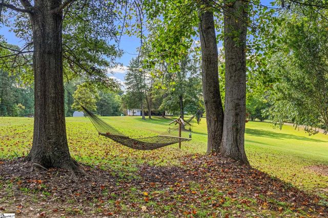 518 Mckittrick Bridge Road, Fountain Inn, SC 29644