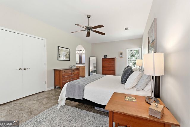 207 Steeplechase, Barnesville, GA 30204