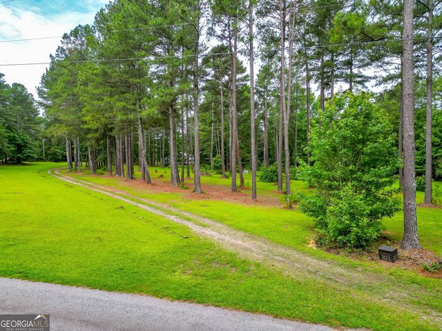 207 Steeplechase, Barnesville, GA 30204