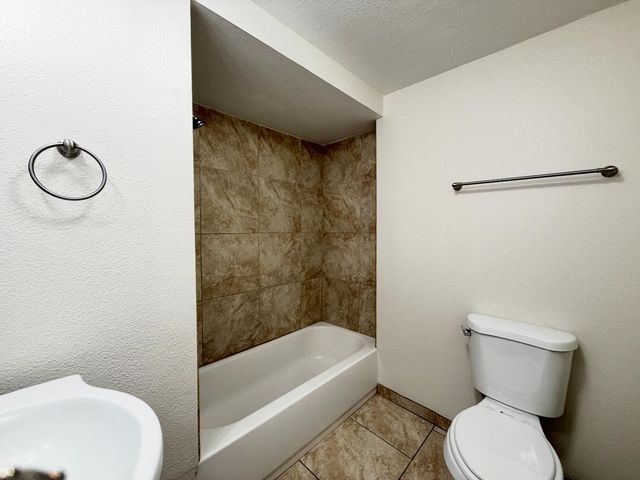 159 W Fir Avenue, Pinedale, CA 93650