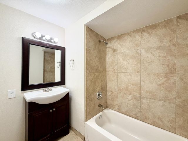 159 W Fir Avenue, Pinedale, CA 93650