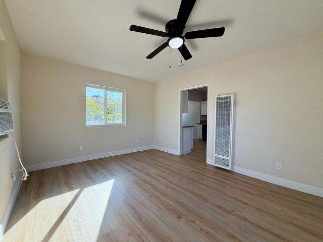 159 W Fir Avenue, Pinedale, CA 93650