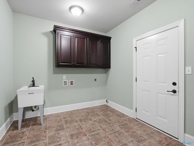 13434 Covington Drive, Athens, AL 35613