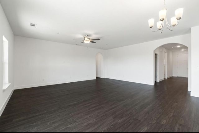 1207 Via Valencia, Madera, CA 93637