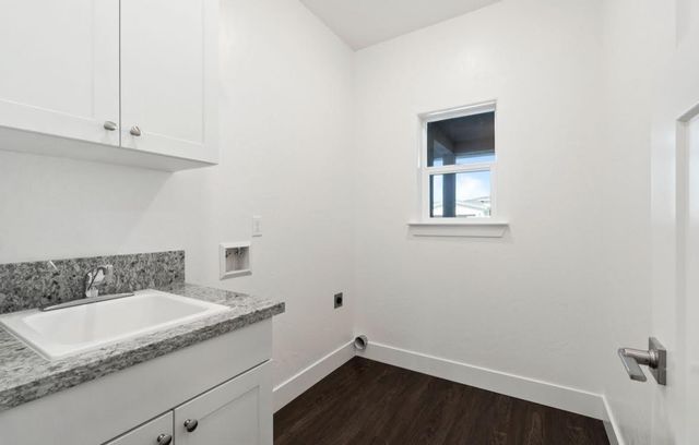 1207 Via Valencia, Madera, CA 93637