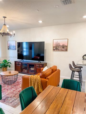 5100 Eucalyptus Dr 2, Hollywood, FL 33021