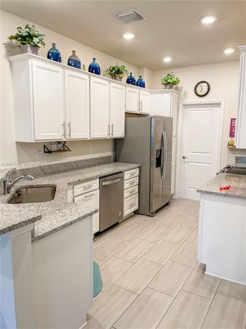 5100 Eucalyptus Dr 2, Hollywood, FL 33021