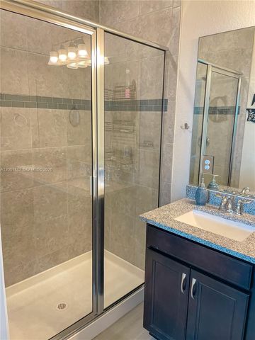 5100 Eucalyptus Dr 2, Hollywood, FL 33021