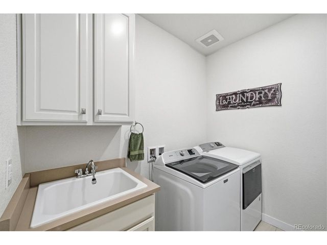 8105 S Vandriver Way, Aurora, CO 80016