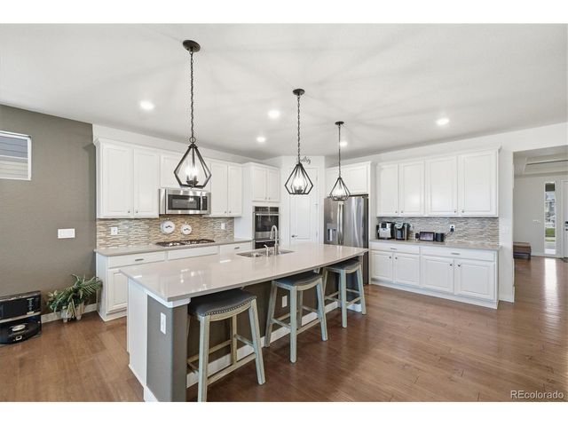 8105 S Vandriver Way, Aurora, CO 80016