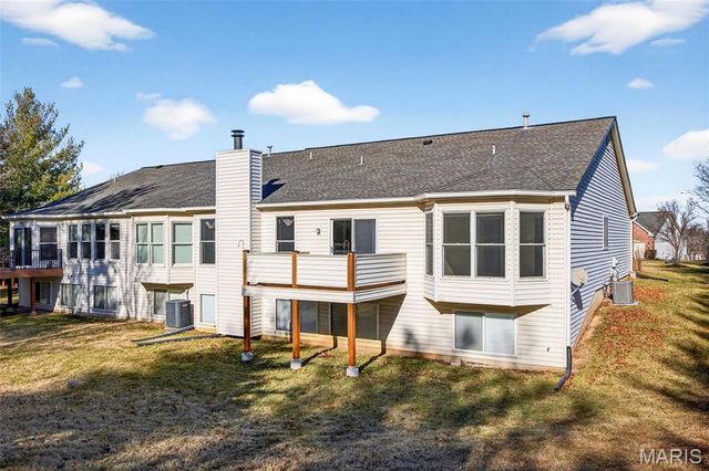 915 Waterford Villas Court 56, Lake St Louis, MO 63367