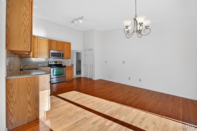 915 Waterford Villas Court 56, Lake St Louis, MO 63367