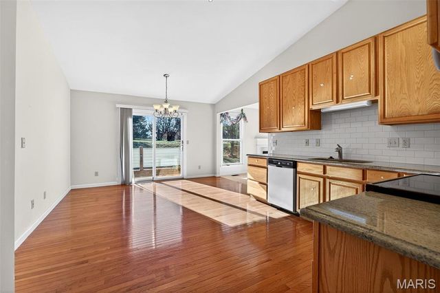 915 Waterford Villas Court 56, Lake St Louis, MO 63367