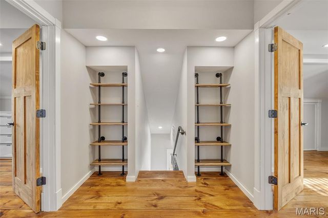 6717 Bradley Avenue, St Louis, MO 63139