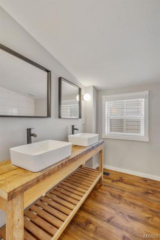 6717 Bradley Avenue, St Louis, MO 63139