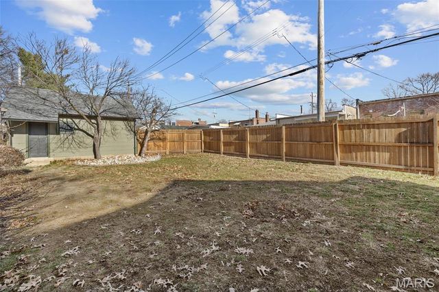 6717 Bradley Avenue, St Louis, MO 63139