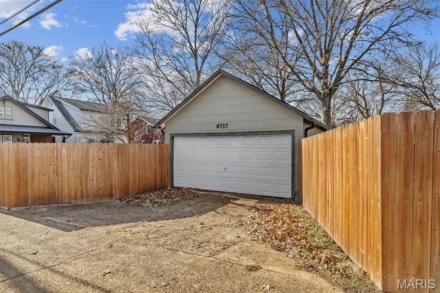 6717 Bradley Avenue, St Louis, MO 63139