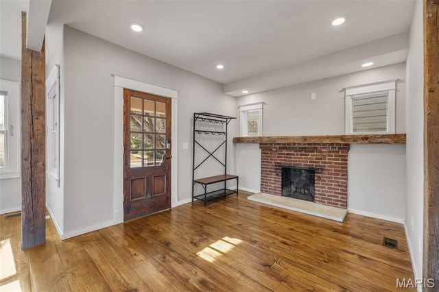 6717 Bradley Avenue, St Louis, MO 63139