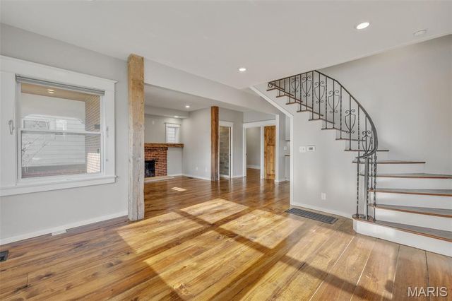 6717 Bradley Avenue, St Louis, MO 63139