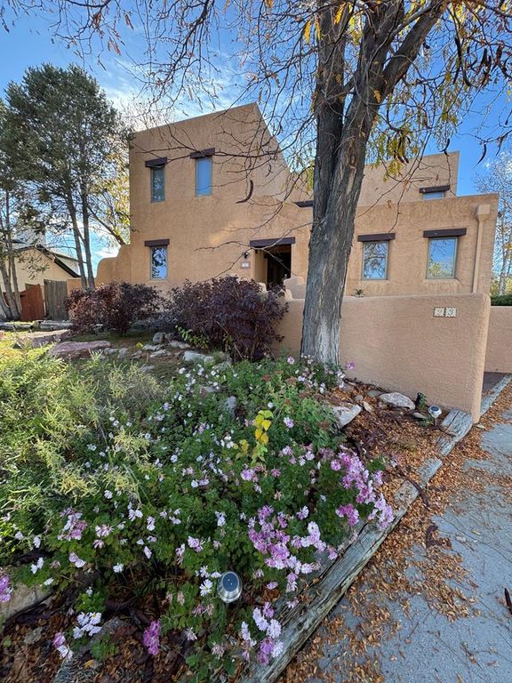 23 Newpark Lane, Pueblo, CO 81001