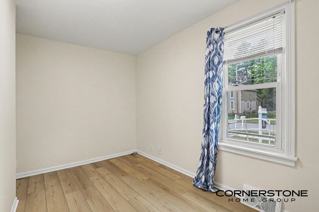 74 N Park Street Ne, Cedar Springs City, MI 49319