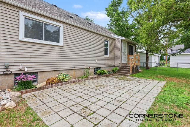 74 N Park Street Ne, Cedar Springs City, MI 49319