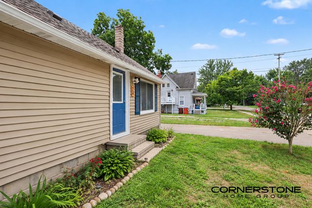 74 N Park Street Ne, Cedar Springs City, MI 49319