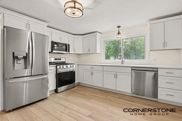 74 N Park Street Ne, Cedar Springs City, MI 49319