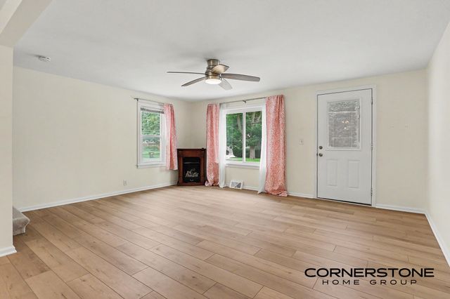 74 N Park Street Ne, Cedar Springs City, MI 49319