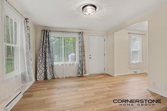 74 N Park Street Ne, Cedar Springs City, MI 49319