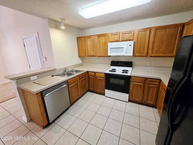 9505 ARMELLE Way 15, Jacksonville, FL 32257