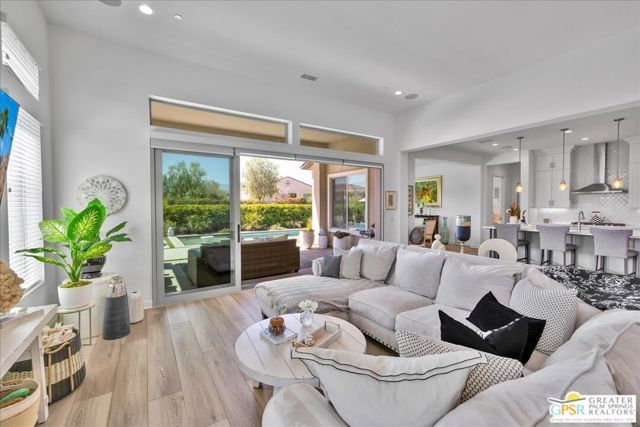 31 Chardonnay, Rancho Mirage, CA 92270