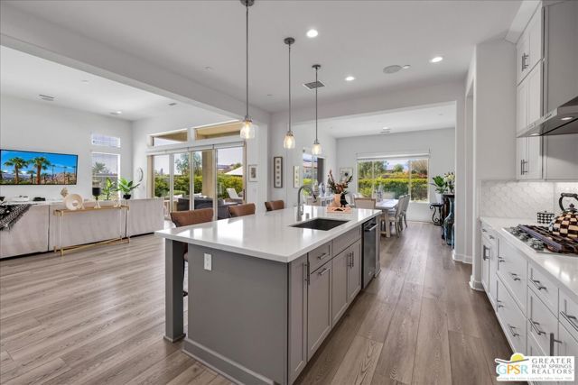 31 Chardonnay, Rancho Mirage, CA 92270