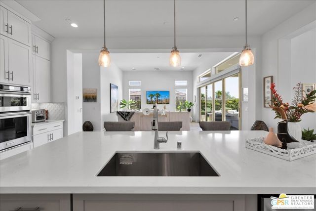 31 Chardonnay, Rancho Mirage, CA 92270