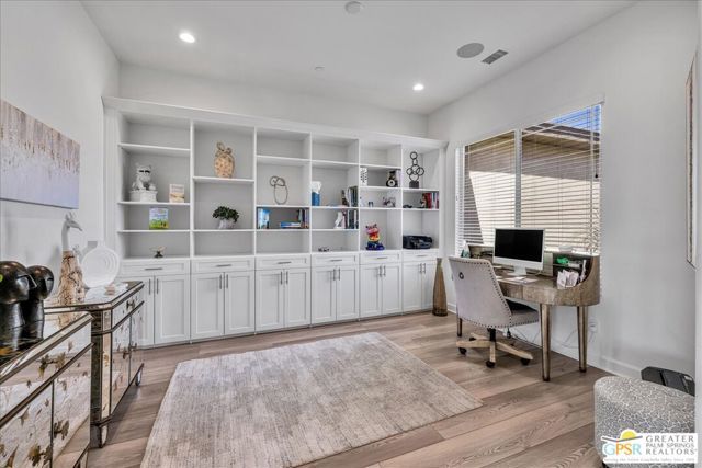 31 Chardonnay, Rancho Mirage, CA 92270