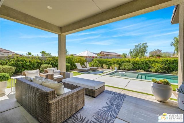 31 Chardonnay, Rancho Mirage, CA 92270
