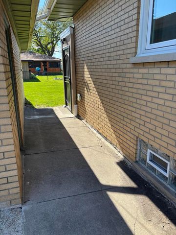 8108 Madison Avenue, Munster, IN 46321