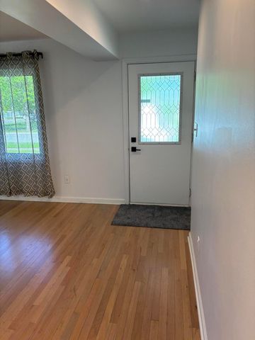 8108 Madison Avenue, Munster, IN 46321