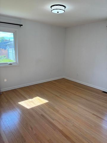 8108 Madison Avenue, Munster, IN 46321