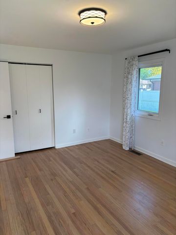 8108 Madison Avenue, Munster, IN 46321